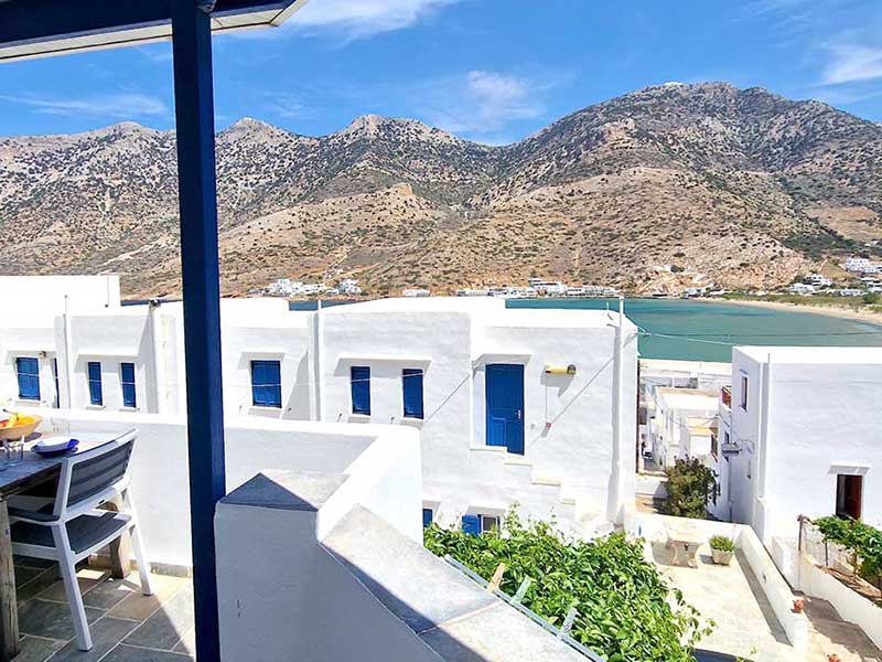 Μεγάλη βεράντα με θέα στη θάλασσα