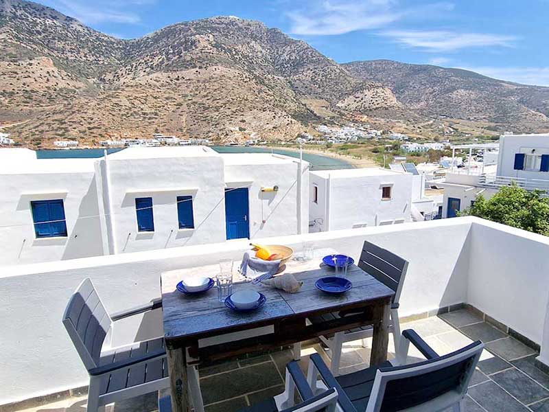 Μεγάλη βεράντα με θέα στη θάλασσα