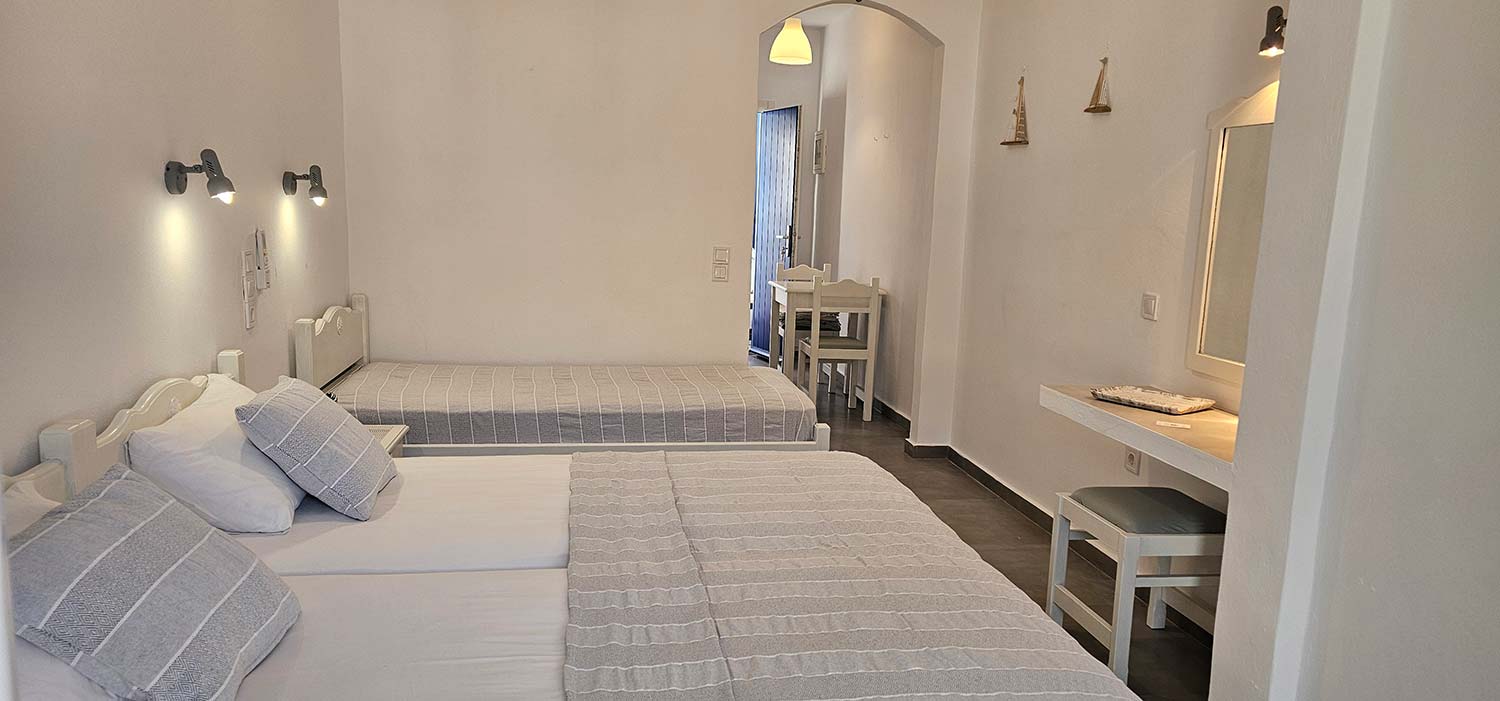 Το εσωτερικό του Studio 1 στα Foskolos studios and apartments στη Σίφνο