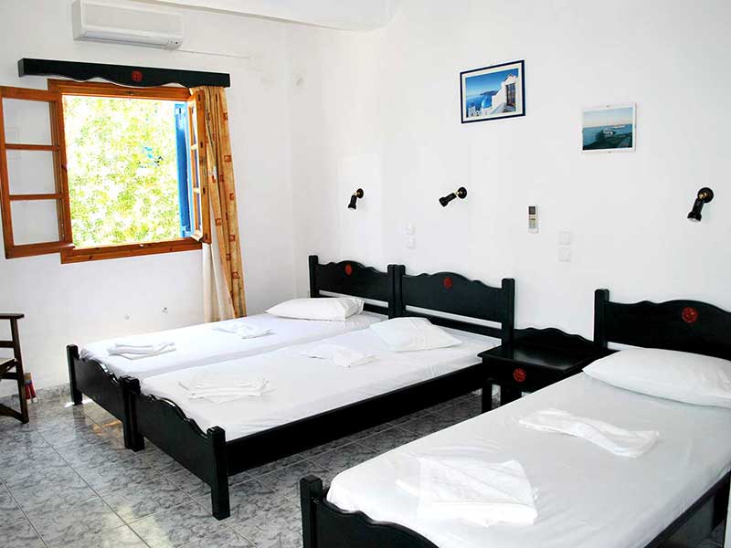 Το στούντιο 5 με τρία μονά κρεβάτια