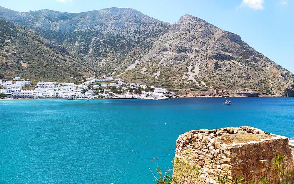 Ο οικισμός των Καμαρών στη Σίφνο